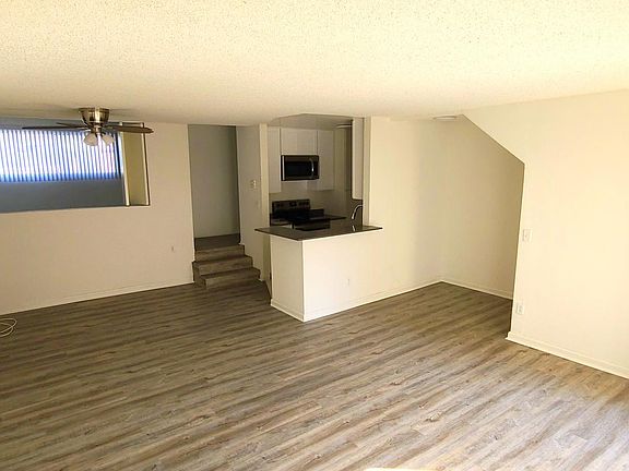 5th image of 909 Westbourne Dr #107