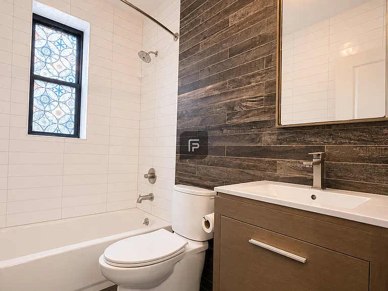 1689 Carroll St #1F — Photo 8
