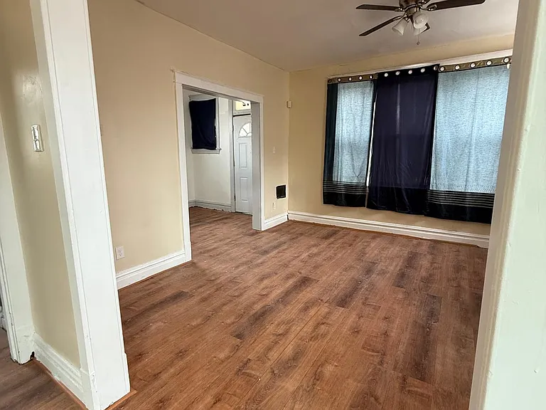 4872 San Francisco Ave — Photo 4