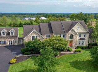 52 Milestone Dr, Ringoes, NJ 08551