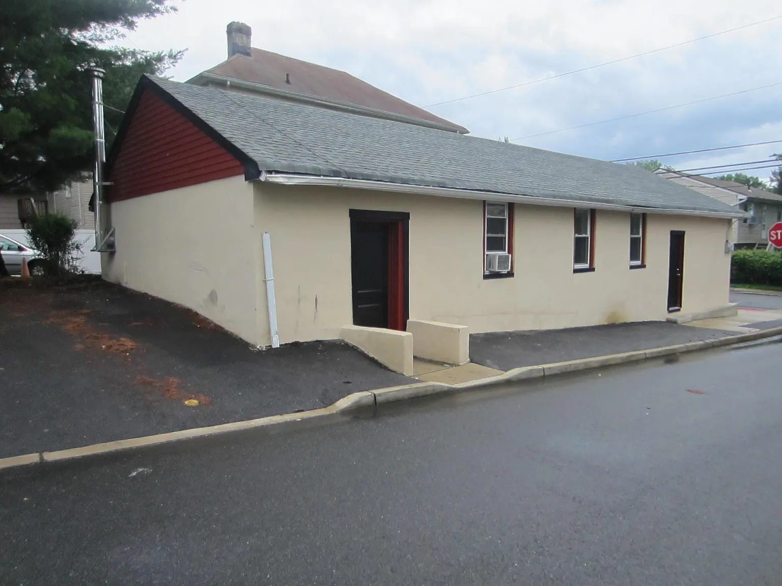 2 bed, $2,300 — Photo 1