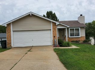 2 Pebble Ridge Ct, Saint Peters, MO 63376