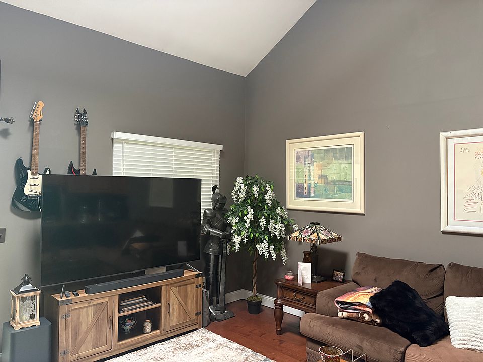 1st image of 6 Davos Dr Unit 6