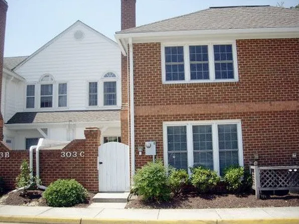 303 Amersham Dr, Yorktown, VA 23693