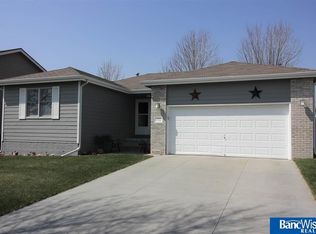 7027 N 15th St, Lincoln, NE 68521