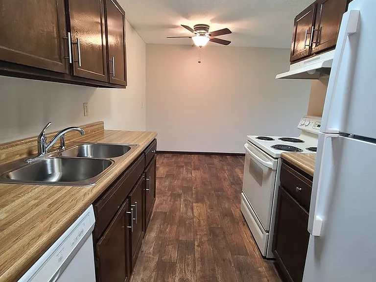 Eastgate Apartments — Photo 71