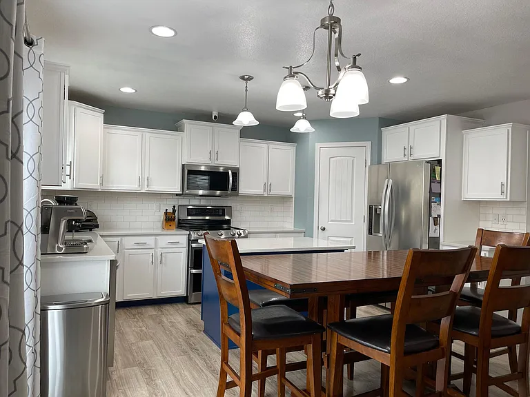 6521 Donahue Dr — Photo 2