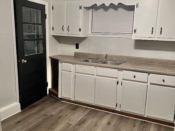 4th image of 120 Iris Dr
