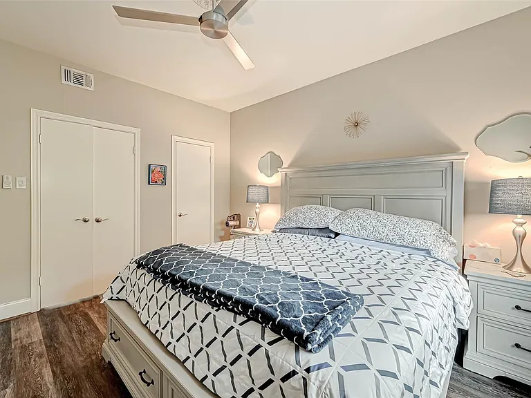 11711 Memorial Dr #389 — Photo 14
