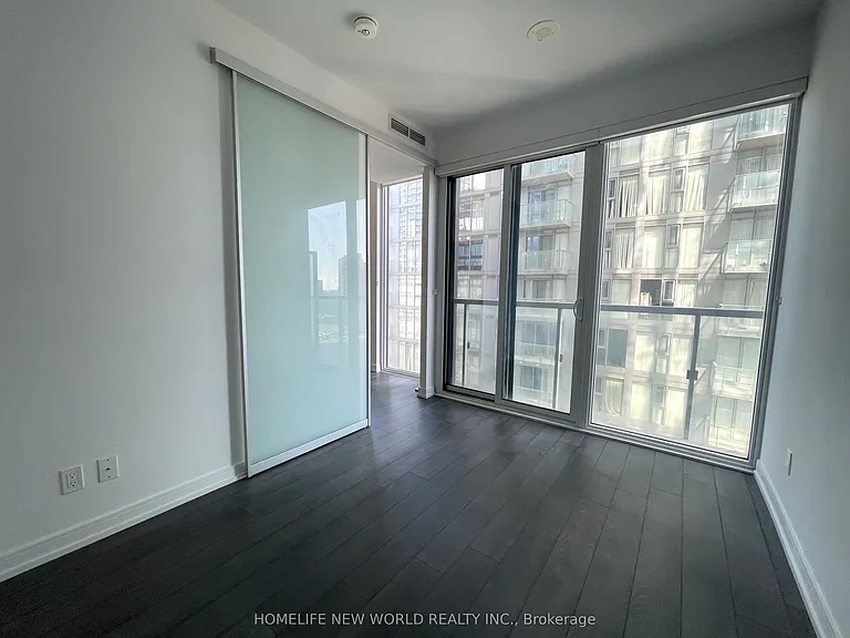 28 Wellesley St E #1606 — Photo 11