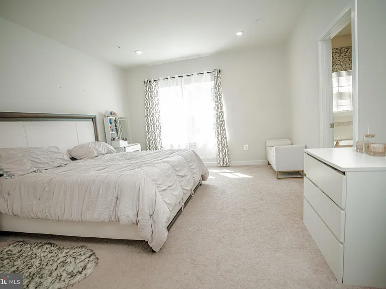 8210 Goldstone Ct — Photo 13
