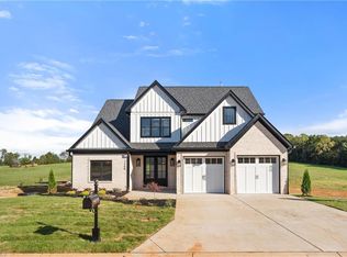 1348 Maple Chase Ln, Winston Salem, NC 27106