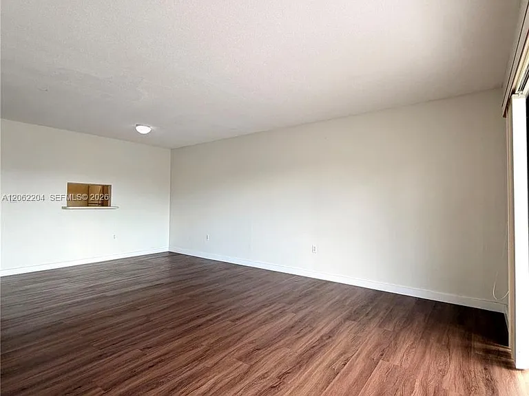 10431 N Kendall Dr #D314 — Photo 5