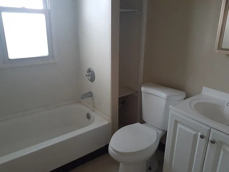 13 Roland Ave — Photo 7