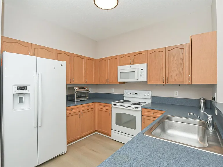 649 NE Bent Paddle Ln — Photo 10