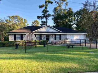 9560 Piney Point Ln, Beaumont, TX 77708