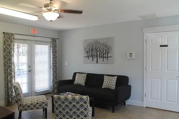 Leasing Center