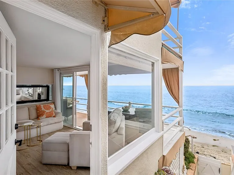 1139 Gaviota Dr — Photo 2