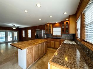1019 7th St, San Leon, TX 77539