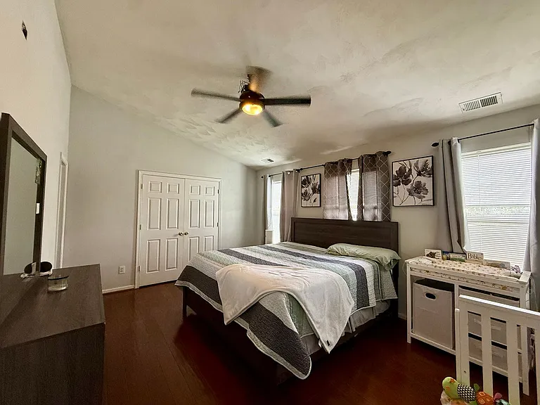 941 Avenue G — Photo 21