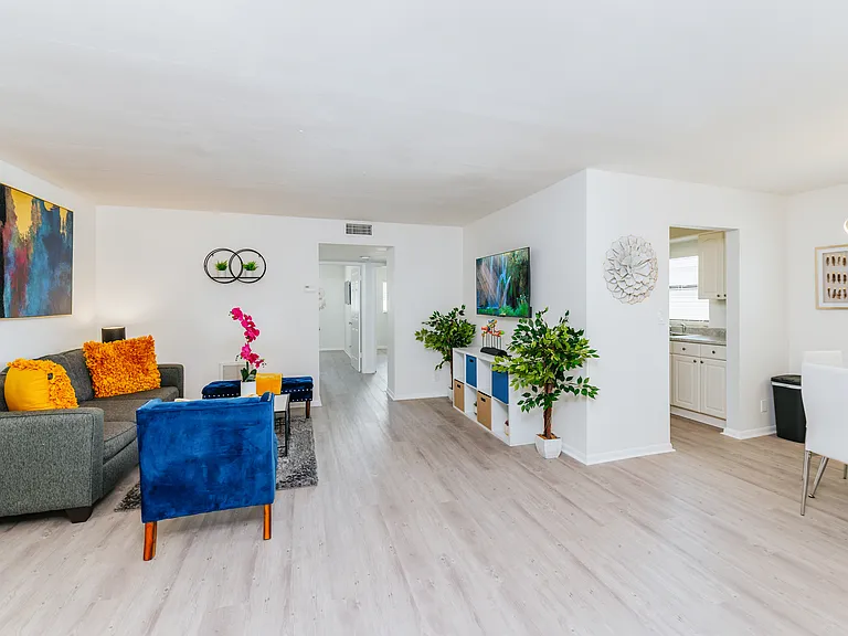 1100 NE 18th St #3 — Photo 16