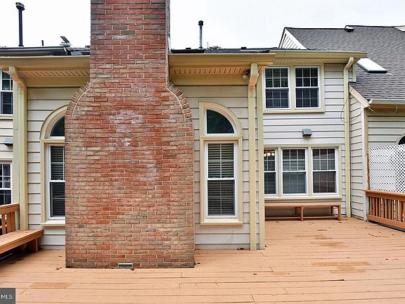 5th image of 10121 Crestberry Pl