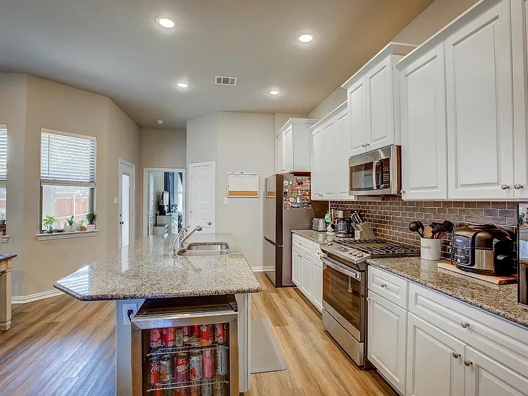 3916 Ford Dr — Photo 3