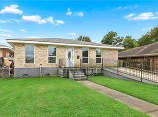 5220 Meadowdale St, Metairie, LA 70006
