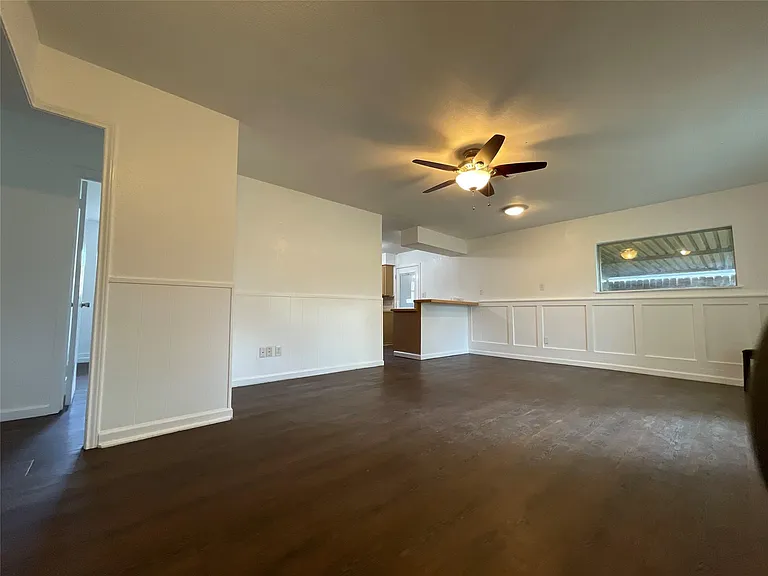 4803 Geraldine St — Photo 37
