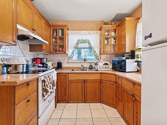 3rd image of 5999 Montrose Rd