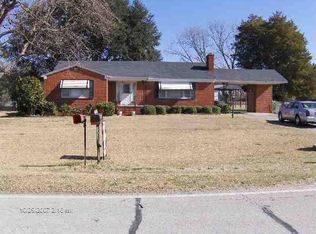 550 Huffmantown Rd, Richlands, NC 28574