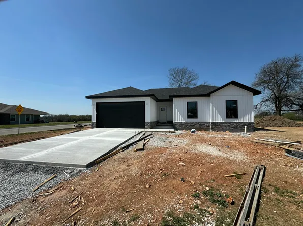 35 Whitley Lane, Monett, MO 65708