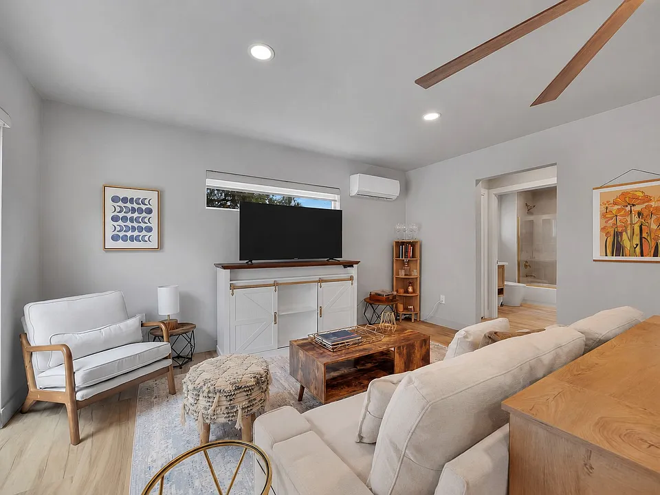 4241 Cartagena Dr