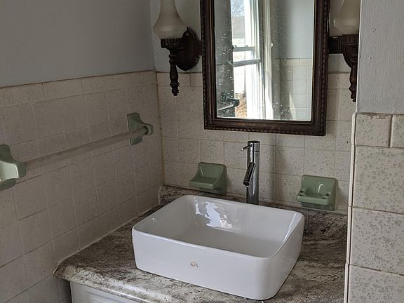 2nd image of 220-222 N Bromley Ave