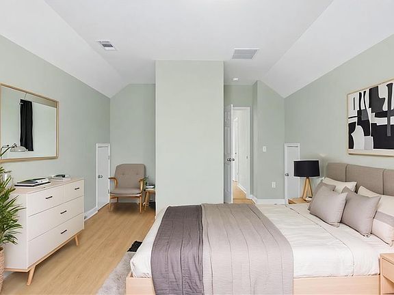 5th image of 379 Yonkers Ave NW