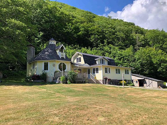 4th image of 3719 W Big Intervale Rd