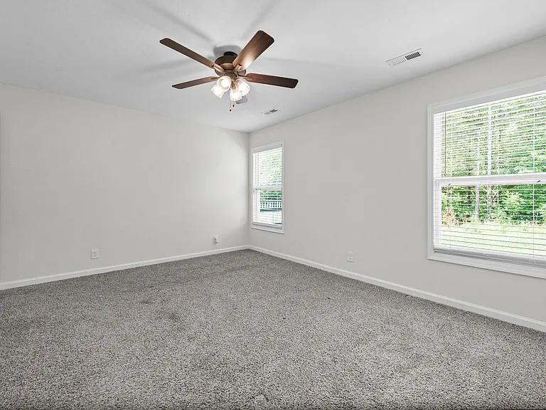 412 Hillside Dr — Photo 23