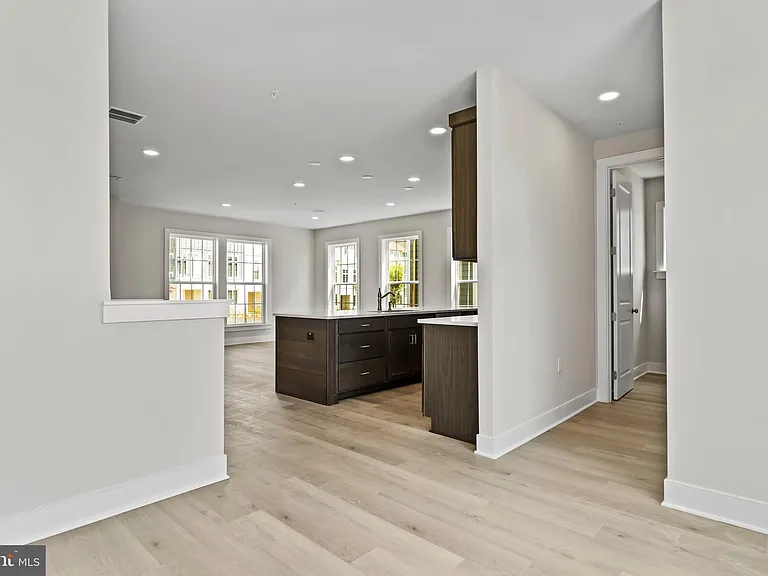 10 Old Barn Way — Photo 10