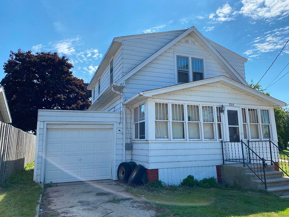 2nd image of 2315 Forest Ave