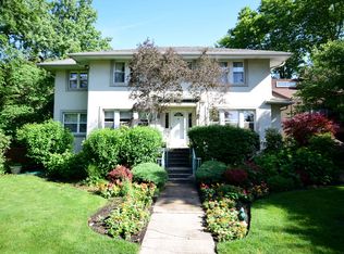 200 Gage Rd, Riverside, IL 60546