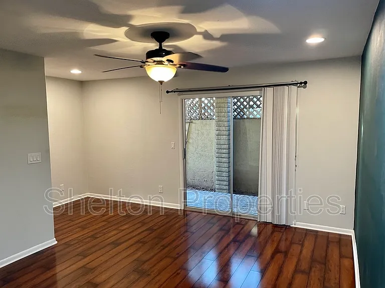1262 E Avenida Hermosa — Photo 16
