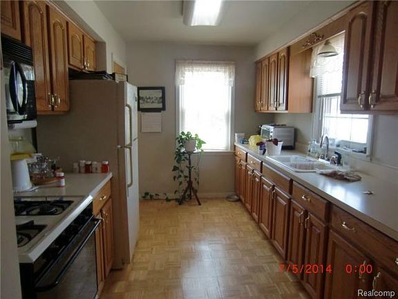 2nd image of 28476 N Wesley Ave