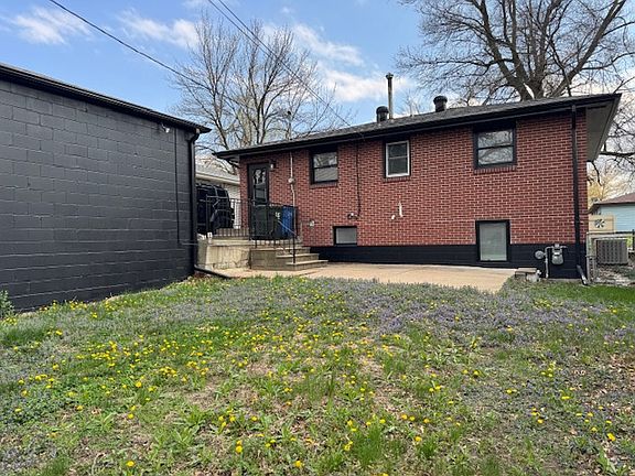 4th image of 6810 Holdrege St