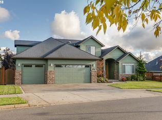 2922 Blacktail Dr, Eugene, OR 97405