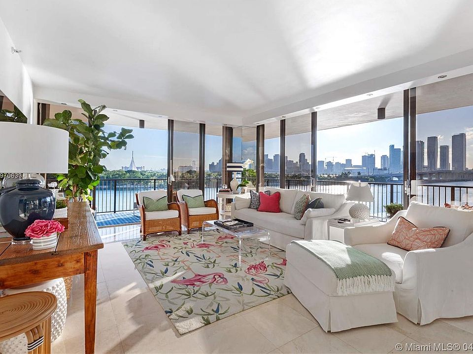 1st image of 1000 Venetian Way #504