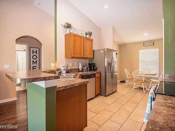 4th image of 131 Majestic Gardens Ct