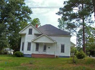 317 Peachtree St E, Douglas, GA 31533