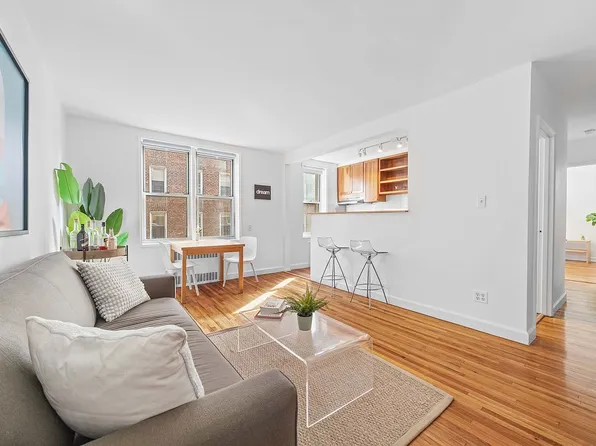 221 McDonald Ave APT 2R, Brooklyn, NY 11218