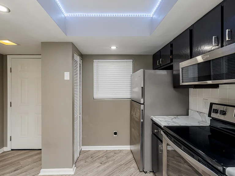1208 Windsong Cir — Photo 2
