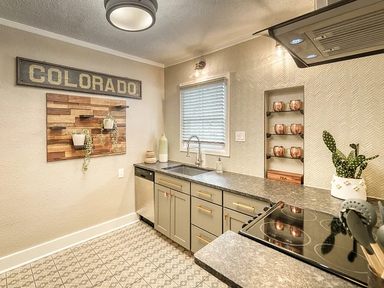1415 E Boulder St — Photo 10